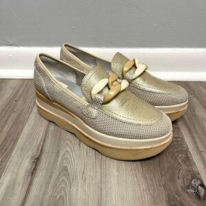 Dolce Vita Loafers Women’s 8.5 Jaksen Beige Tan and Gold Mesh Platform Slip On